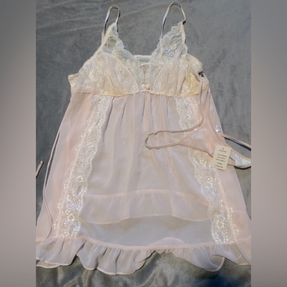 Women’s Lingerie. 2 piece. Light pink